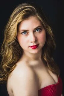 A native of Long Island, New York, soprano Theodora Siegel (she/her)