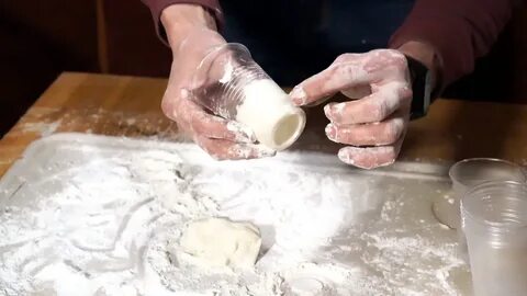 Клейкая масса из крахмала 8