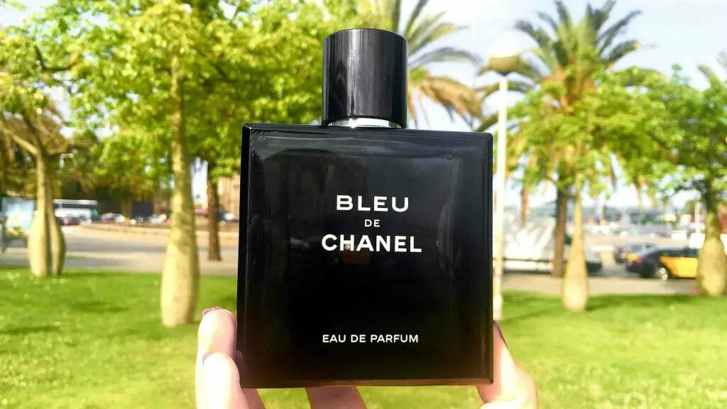 Chanel eau bleu. Chanel bleu de Chanel (m) Parfum 100ml. Chanel bleu de Chanel EDP, Шанель Блю. Chanel Blue de Chanel Parfum 10ml. Bleu de Chanel мужские 50ml.