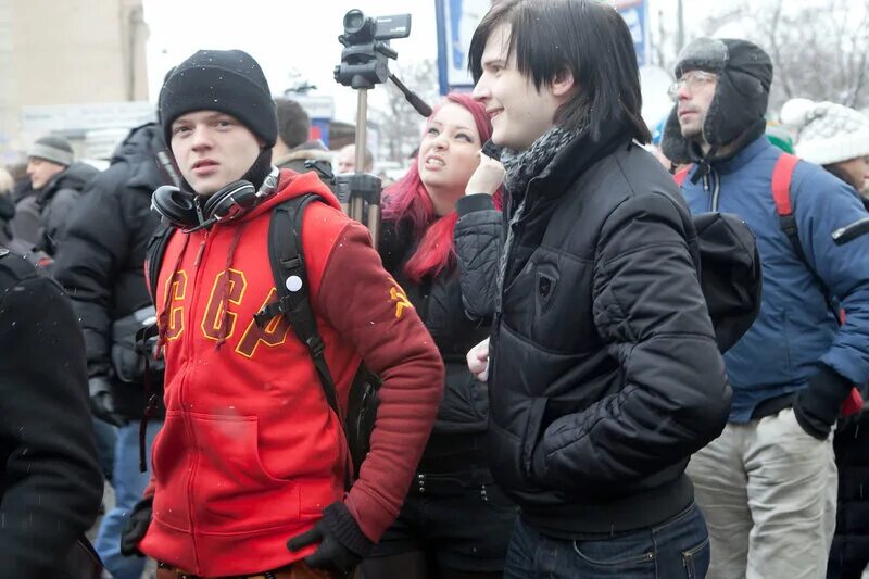 Митинги 2011 в Москве. Люди фотографируют митинг. 11.12.2011 Митинг. Фотографии с митинга в Москве красивые. 20 декабря 2011