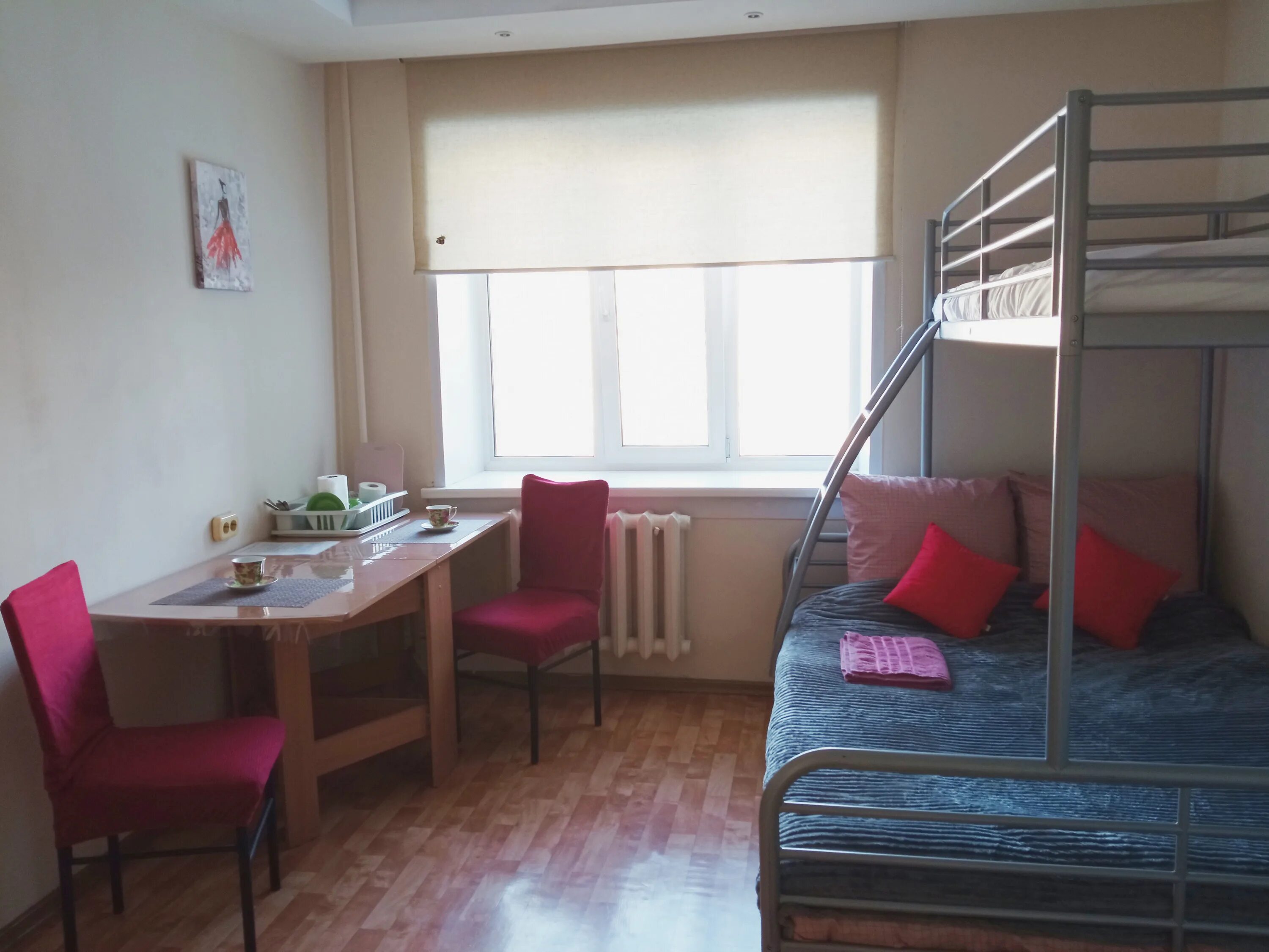 Rooms новосибирск. Хостел из 4 комнат. Мини отель Ломоносовская. Туризм в комнате. Гостиница СПК Новосибирск.