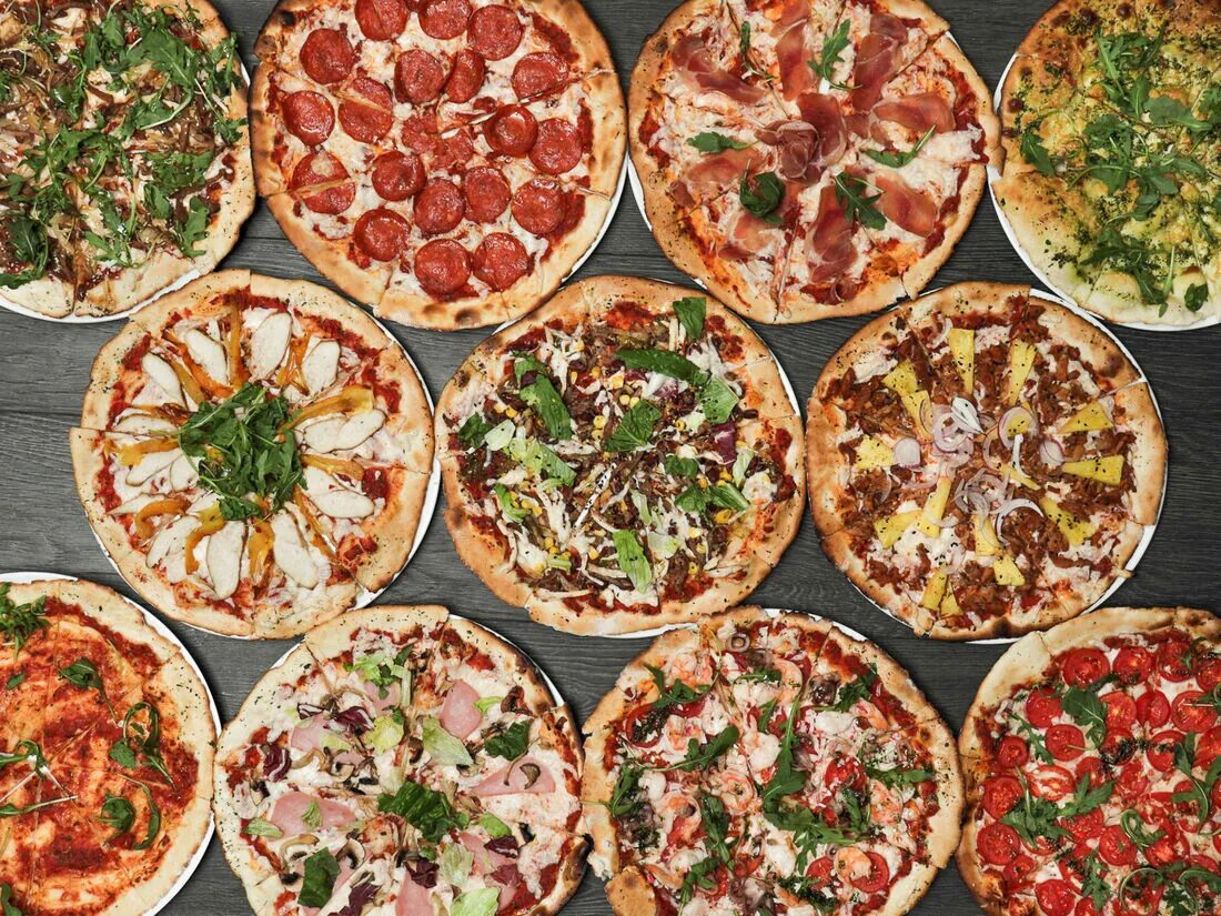А4 пицца петербург. Пиццерия в неаполе. Пицца прошутто фунги. Ямм пицца кафе. Гудзон пицца 4 сезона.