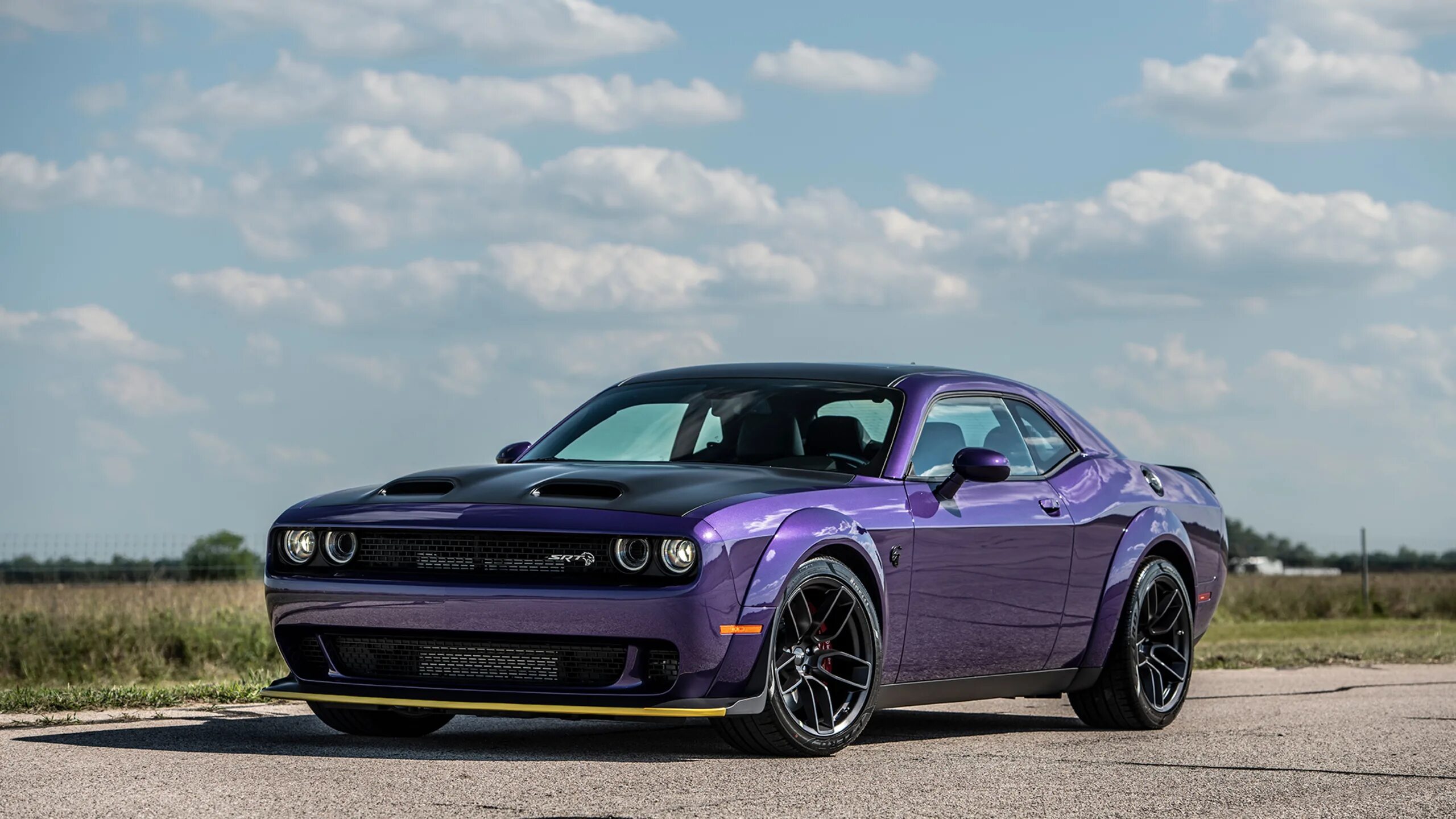 Челленджер хелкат. Dodge Challenger srt Hellcat 2020. Додж Челленджер Хеллкэт 2020. Dodge Challenger srt Hellcat 2021. Dodge Challenger СРТ.