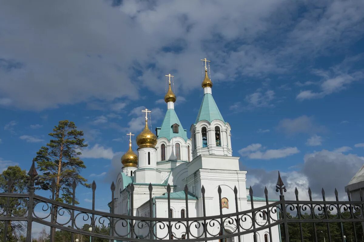 Храм Святой Троицы Ангарск. Церковь Ангарск 7. Ангарск свято троицкий