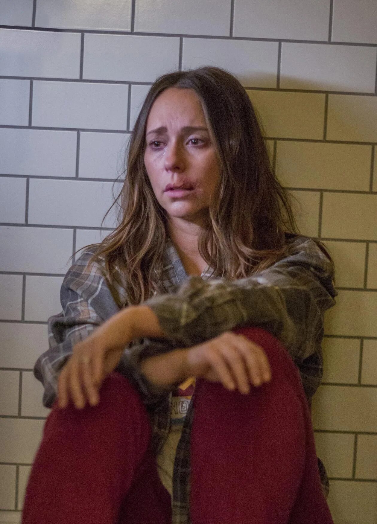 911 служба спасения мэдди. Брайан хэллисей и дженнифер лав хьюитт в сериале 911. 911 служба спасения сериал мэдди. 911 служба спасения мэдди. Фильм сериал 911 служба спасения.