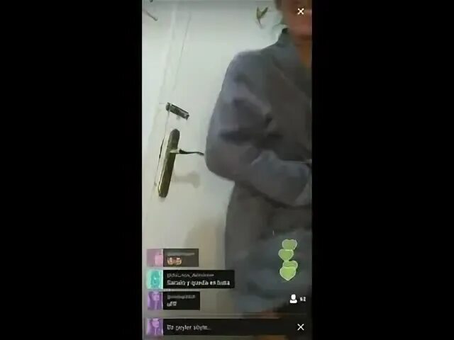 Показала свои прелести в перископе