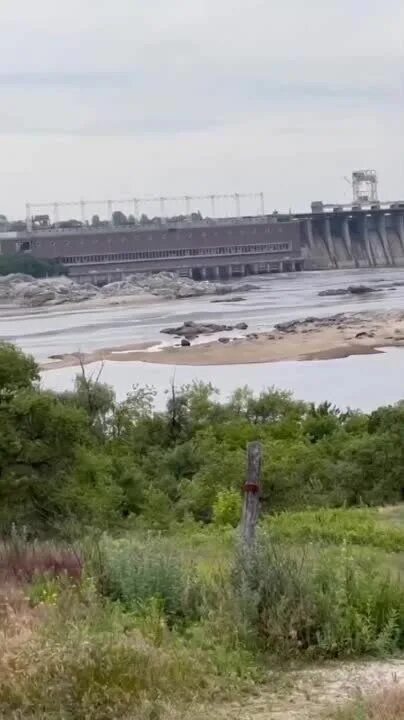 Каховское водохранилище обмеление. Каховская ГЭС обмеление. Днепр обмелел 2023 Каховское водохранилище. Днепр Каховская ГЭС.