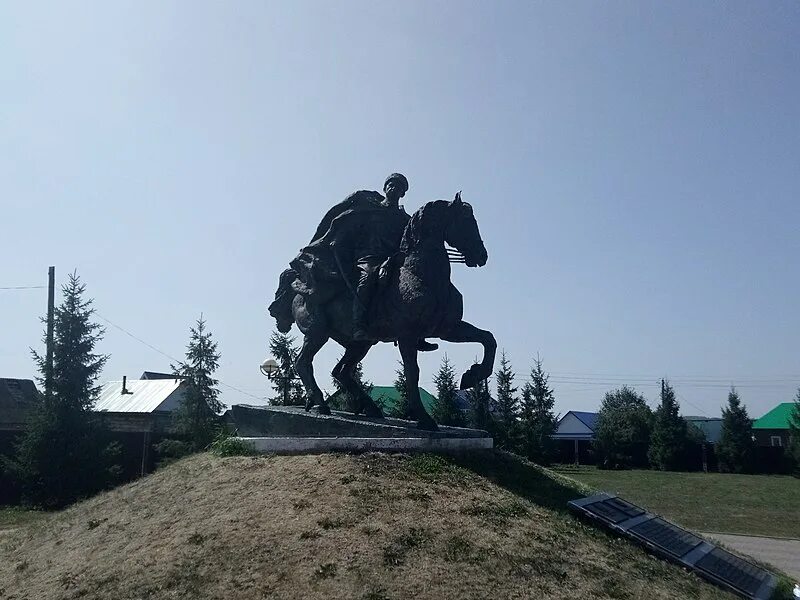 Шаймуратов генерал памятник. Командир конной армии башкир памятник. Памятник башкирской кавдивизии Уфа. 112 Башкирская Кавалерийская дивизия памятник в Уфе