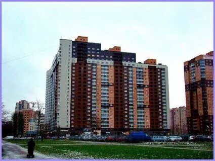 Космонавтов 61