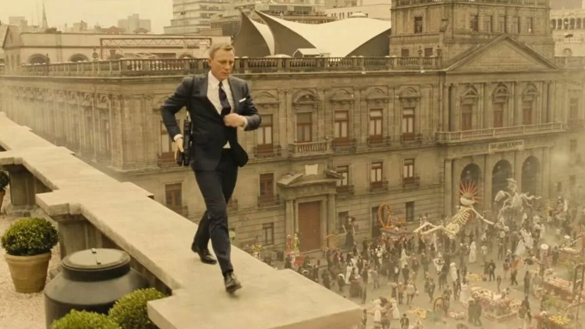 Дэниел крейг спектр. Дэниел крейг в очках. 007 трейлер. Рио нико 007 координаты скайфолл. Barbour 007 дэниел крейг.