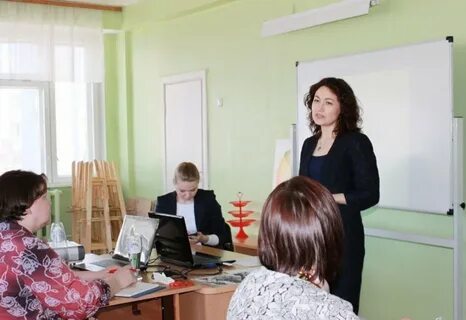 Секретарь школы искусств
