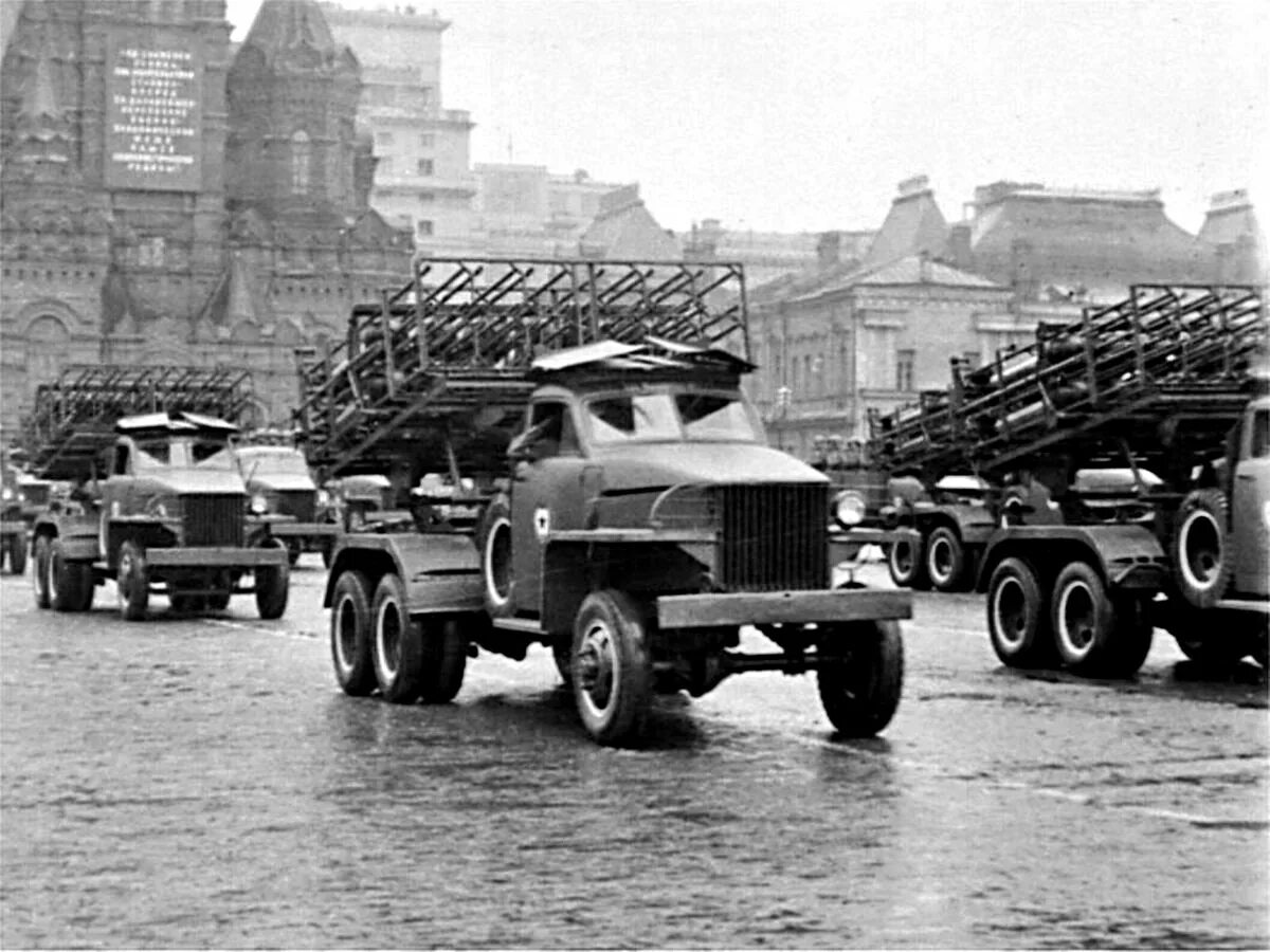 Куйбышев 1941. Подбитые немецкие танки лето 1941. Sd kfz 251 в ркка. Минский котёл 1941. Парад в куйбышеве и воронеже 7 ноября 1941.