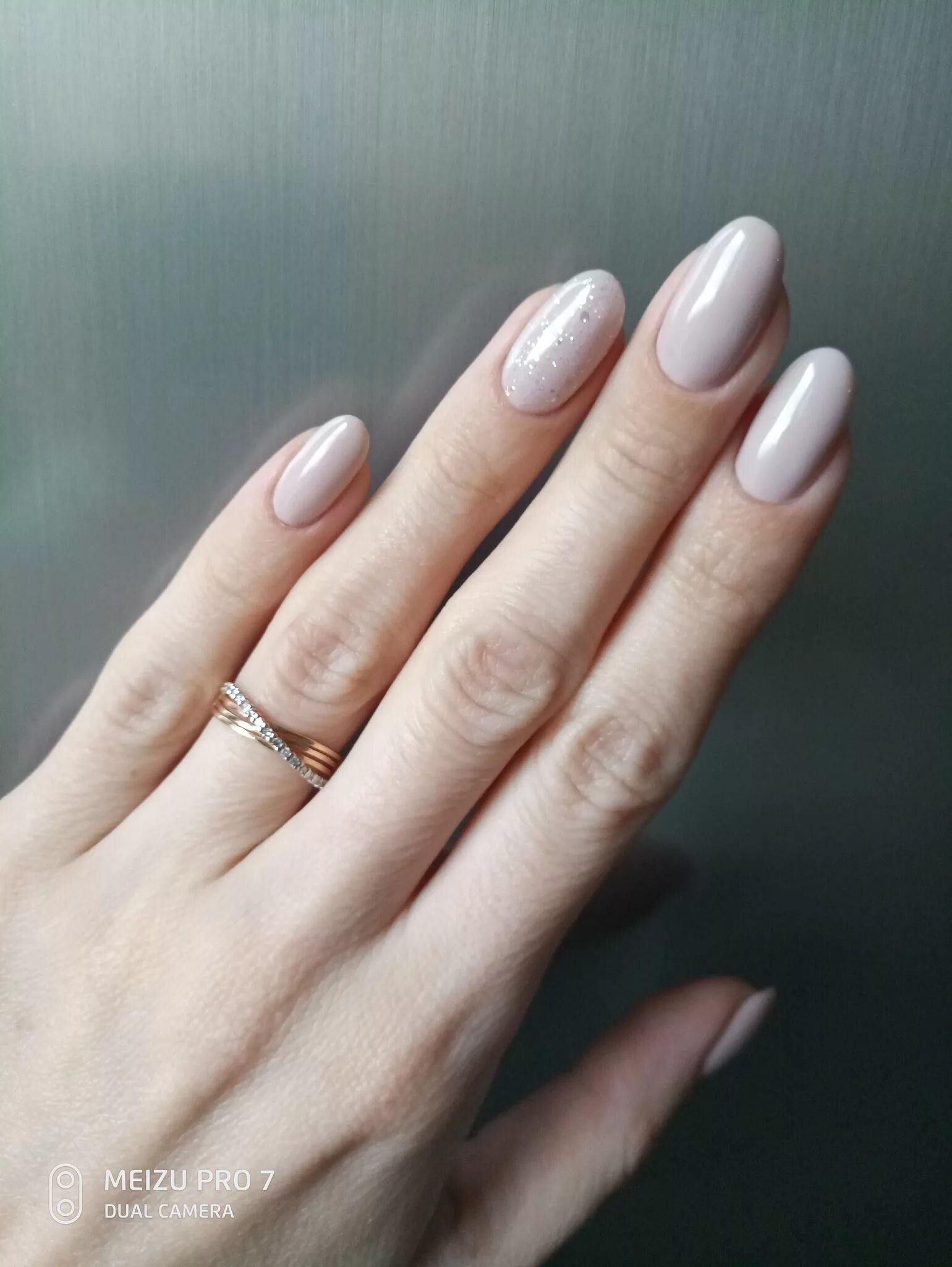 Форма квадрат овал. Френч на сквоовал. Маникюр натуральных оттенков. Овальная форма ногтей. Форма квадрат овал.