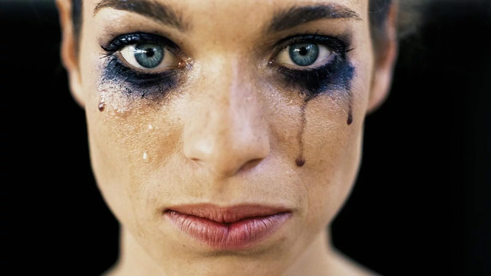 Cry up