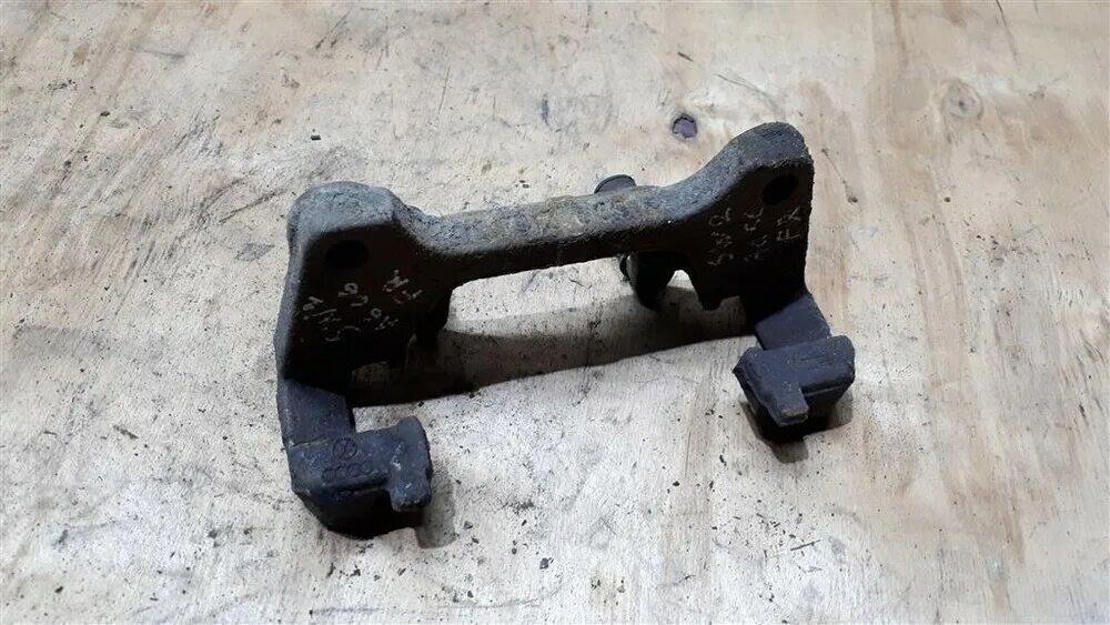 Ауди а6 с5 скоба. Скоба суппорта ауди а6 с6. Ауди а6 с5 скоба. Ауди а6 с5 скоба. Ауди а6 с5 скоба.