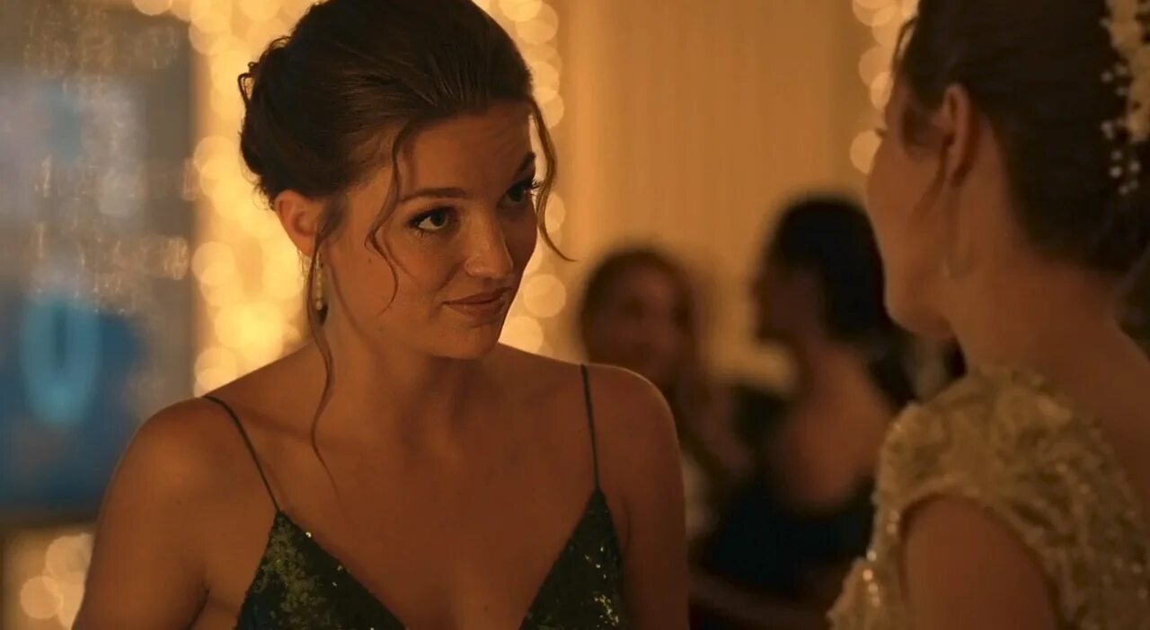 Судная ночь 2. Ана де ла регера судная ночь. Дилан арнольд судная ночь. Судная ночь фильм 2014. Включи судную ночь.