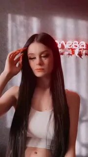 Девушка похожа на дашу дошик