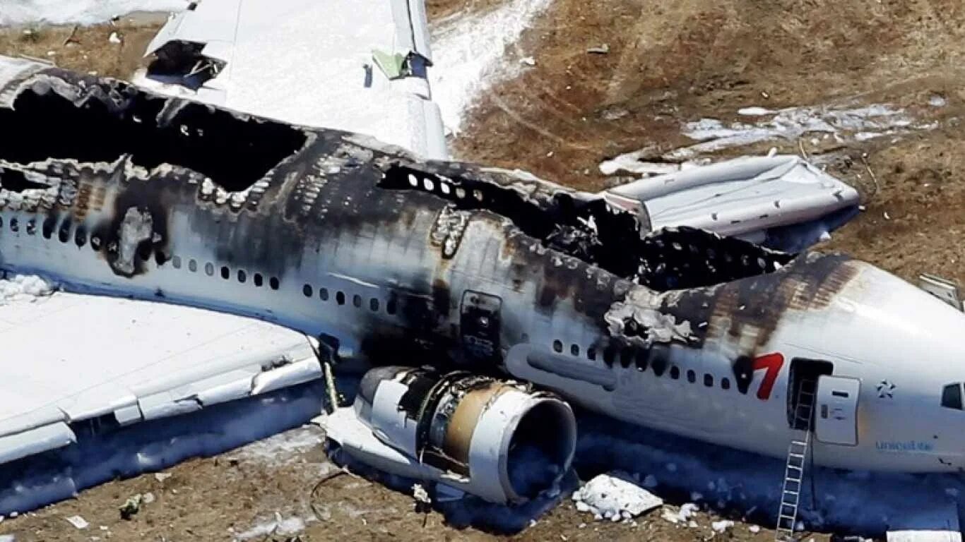 Видеть крушение. Asiana Airlines авиакатастрофа. Авиакатастрофа Боинг 737. Катастрофа Asiana Airlines 2013. Катастрофа Boeing 737 под Шарм-Эш-шейхом.