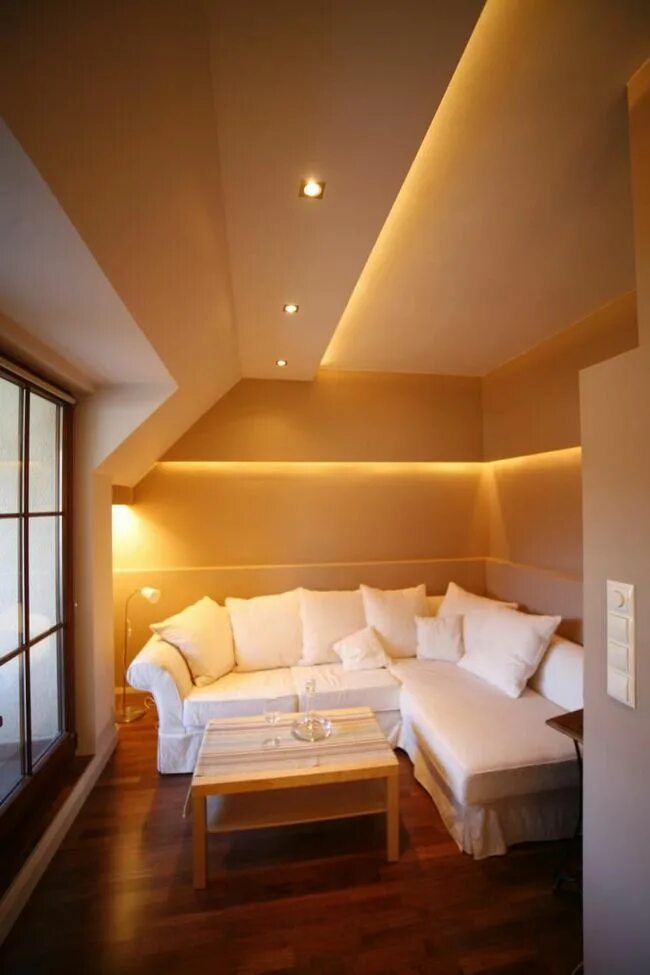 Потолок в спальне. Освещение в гостиной. Подсветка в интерьере. Подсветка для кухни. Сделай свет в комнате 1.