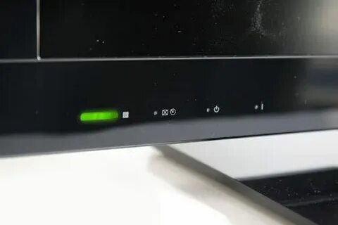 Телевизор перестал включаться индикатор горит красным. Телевизор не включается. Жк телевизор включается самсунг. Телевизор самсунг не горит красный индикатор. Не включается телевизор хаер индикатор горит красным.