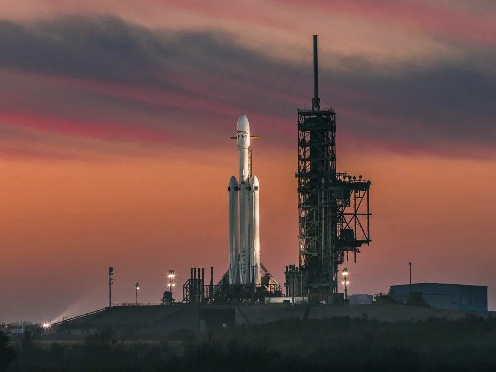 Ракета spacex falcon heavy. Falcon heavy от spacex. Ussf 67 falcon heavy. Ракета spacex falcon. Falcon heavy на закате.