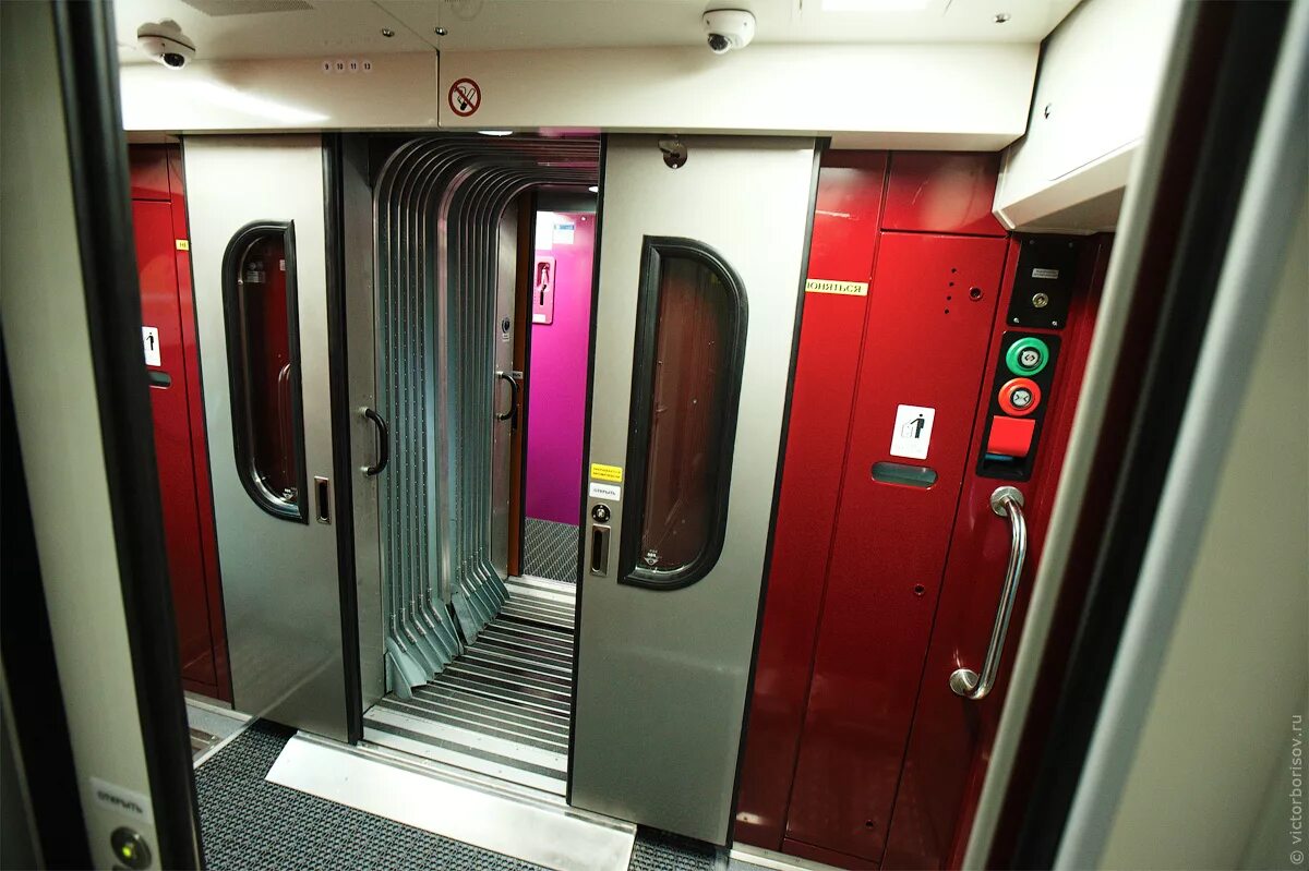 2х этажный поезд ржд св. бетанкур поезд двухэтажный. двухэтажный поезд вагон 2р. двухэтажный вагон ржд санузел. двухэтажный вагон купе 2 этаж.