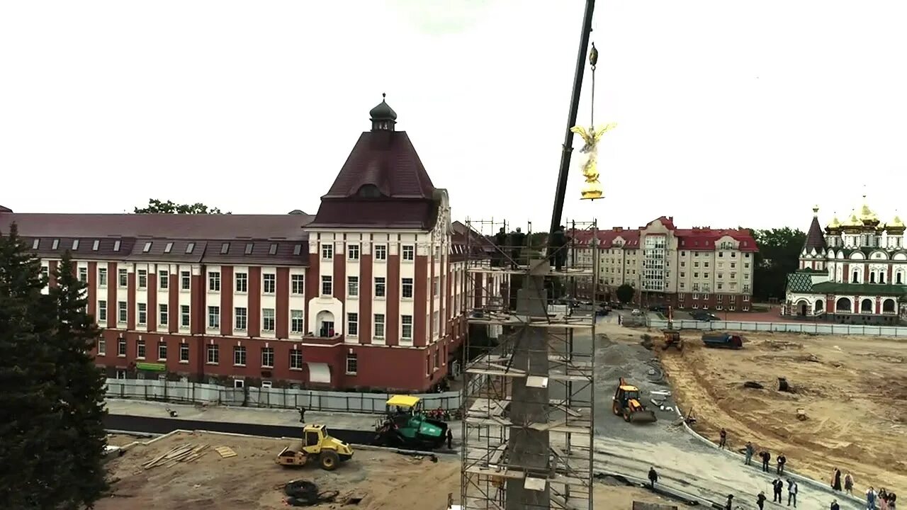 Площадь Гусева Калининградской области. Центральная площадь Гусев Калининградская область. Площадь в Гусеве Калининградской области. Ангел город Гусев Калининградская. Время в гусеве