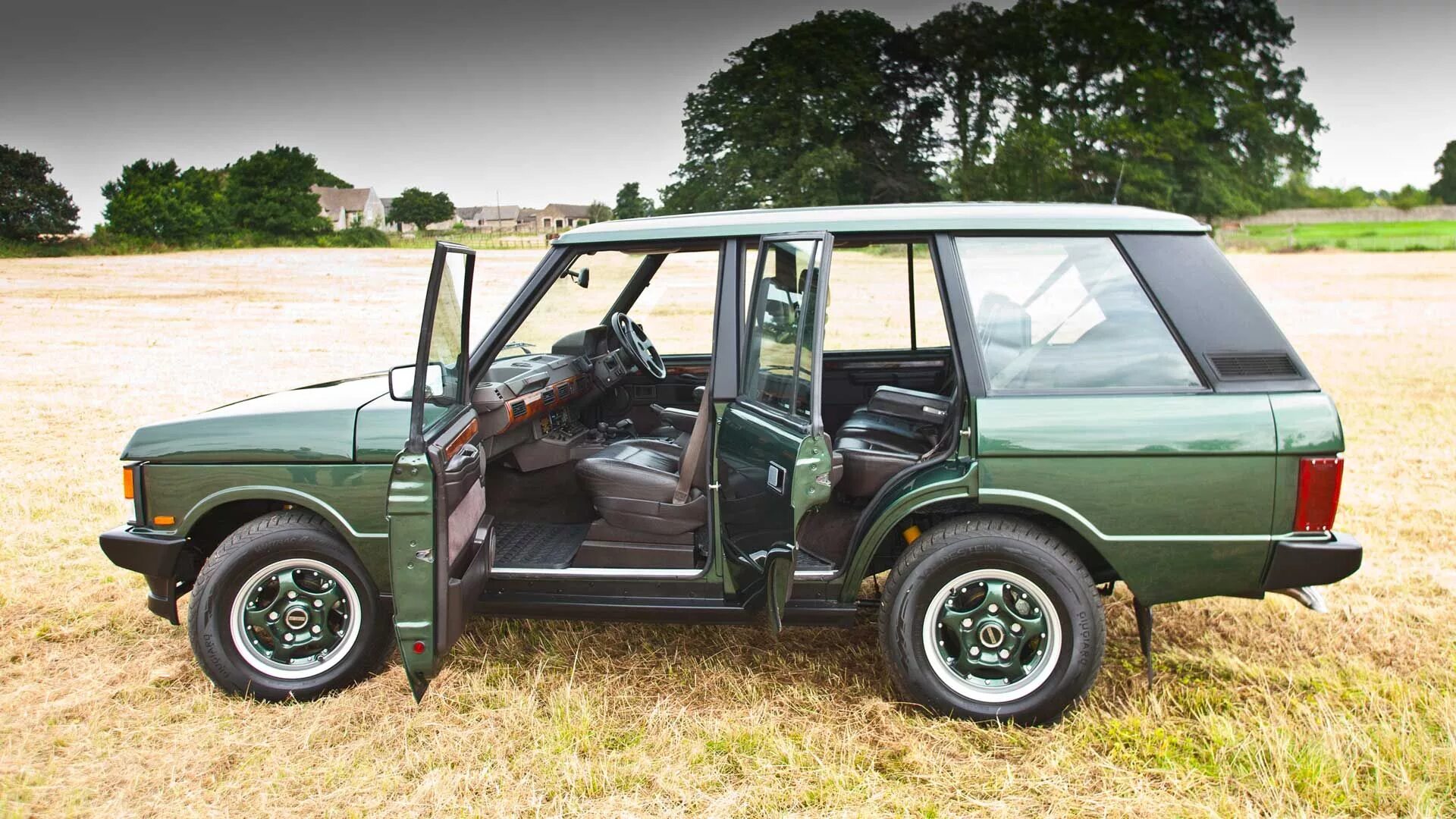 Рендж классик. Рендж ровер 1 поколение. рейндж ровер классик. ленд ровер range rover classic. рендж ровер классик 1970.