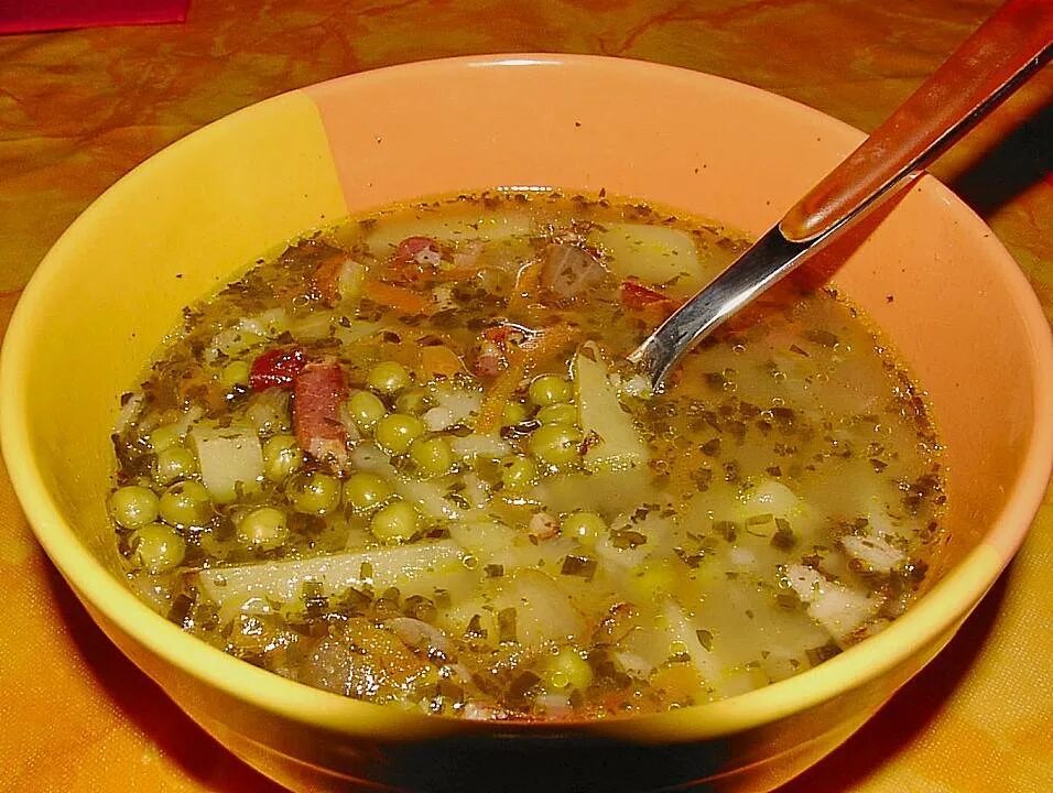 Рассольник с перловкой и солеными. Перловка с солеными огурцами и грибами. Ирландский суп с перловкой. Перловка с солеными огурцами и грибами. Суп картошка огурец.