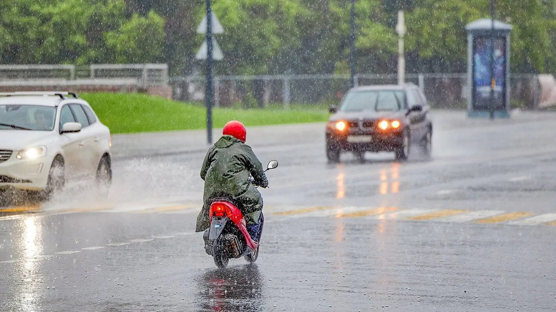 Дождь в Москве. Непогода в Москве. В Москве жара и ливень. Москва после дождя.