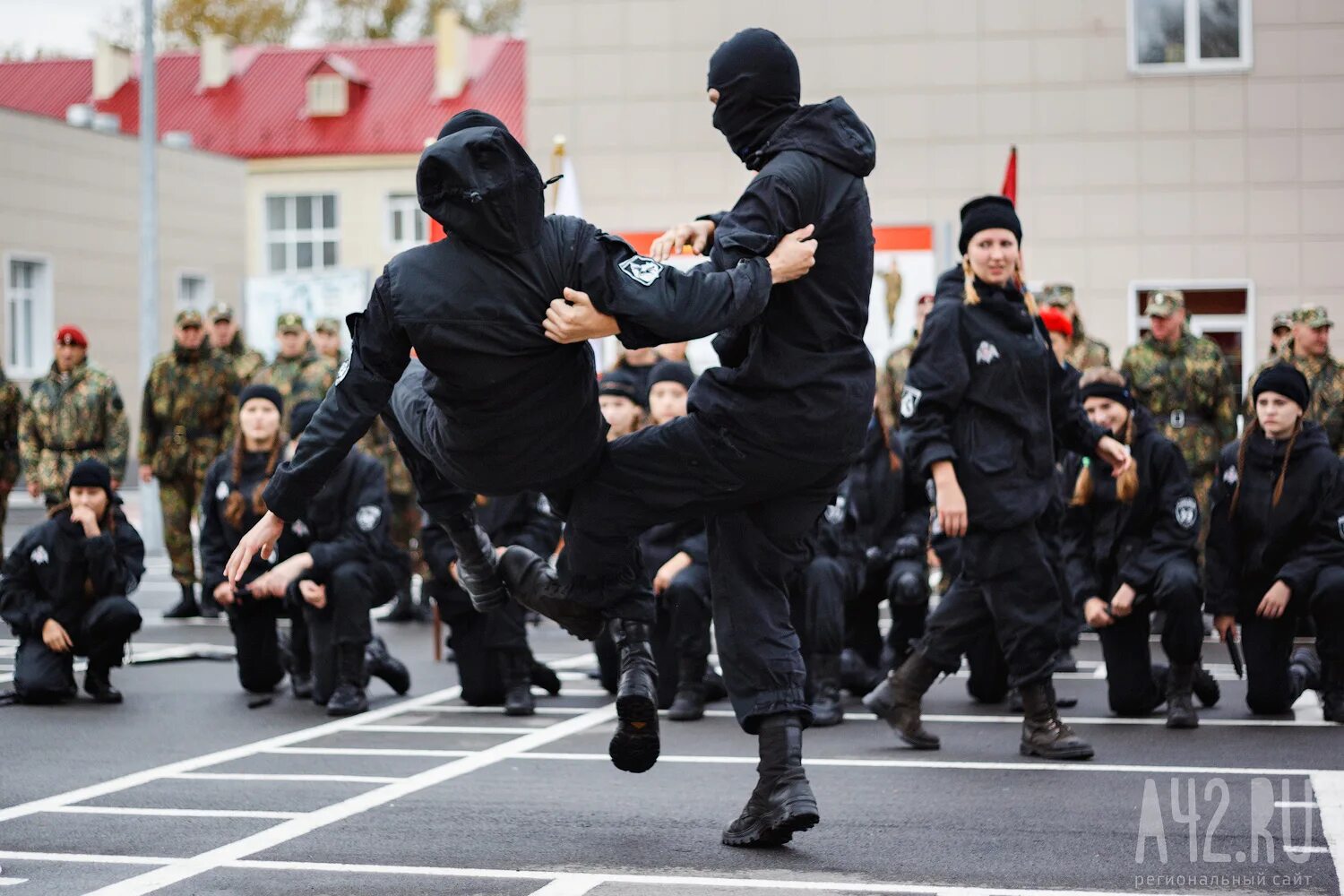 Подготовка омона. Росгвардия ОМОН СОБР. Форма спецназа. ОМОН тренировка. Спецназ тренируется.