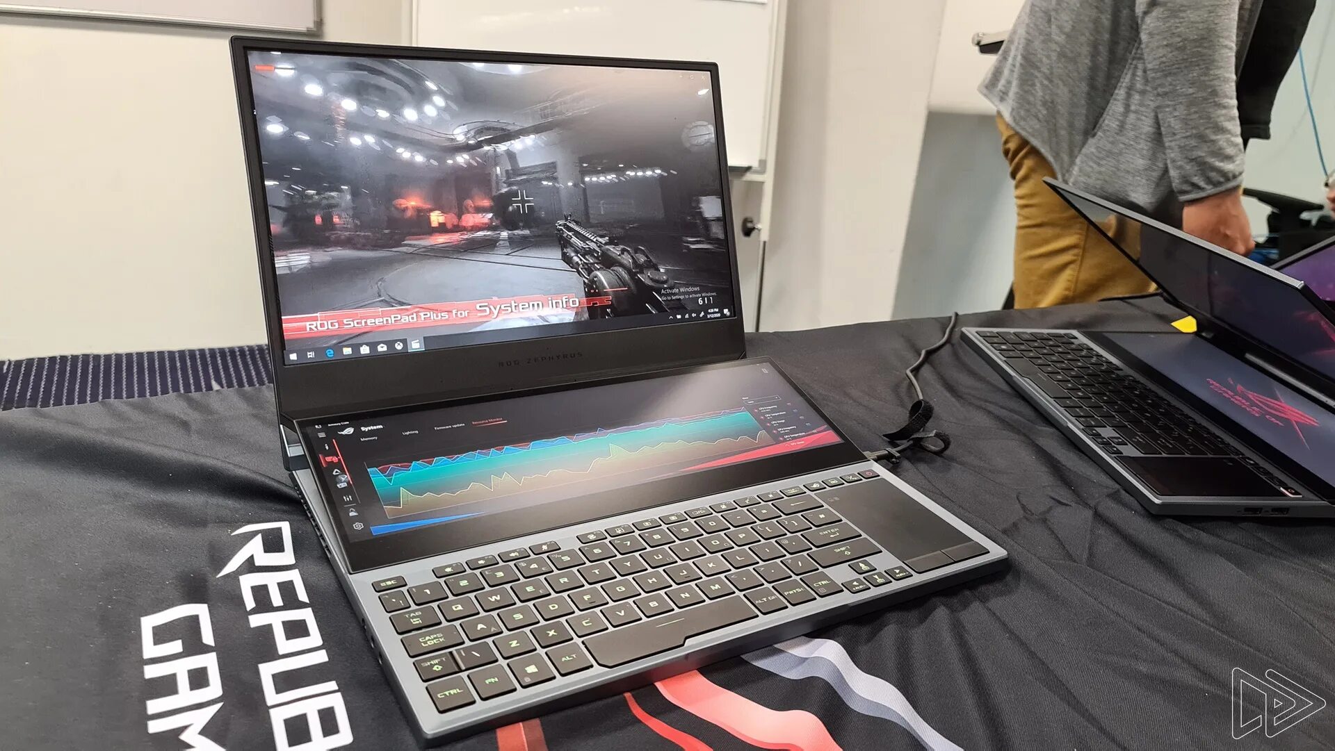 Ноутбук ASUS ROG Zephyrus Duo 15 gx550lws. ASUS ROG Zephyrus Duo 15 se. ASUS ROG Zephyrus Duo 15 gx550lxs-hf150t. ASUS gx550lws-hf109t. Asus zephyrus duo купить