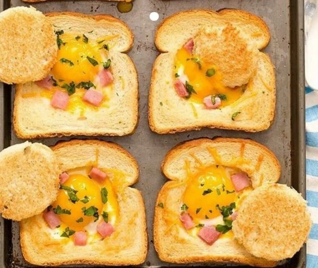 Бутерброды на завтрак. Красивые бутерброды на завтрак. Бутерброды для детей на завтрак. Тосты бутерброды. Хлеб колбаса сыр яйцо на сковороде