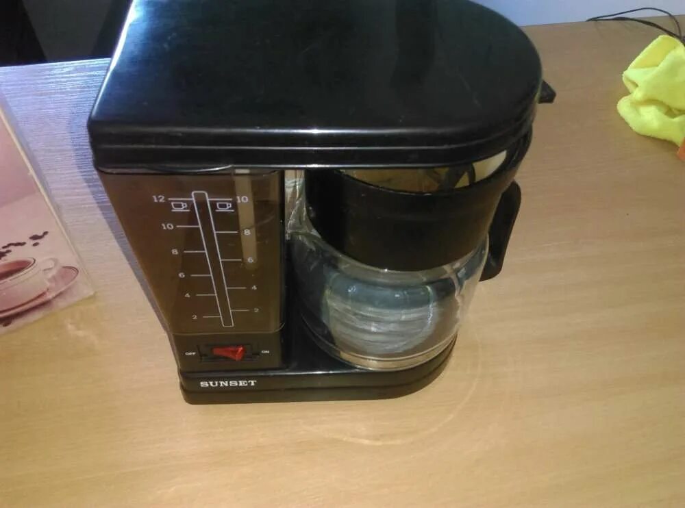 Кофеварку на распродаже уценили на 13. 12 Cups Coffee maker cm602. Кофеварка GALATEC cm-602h. Кофеварка капельная Windsor ws2600. Кофеварка Coffee 10-12 Cup.