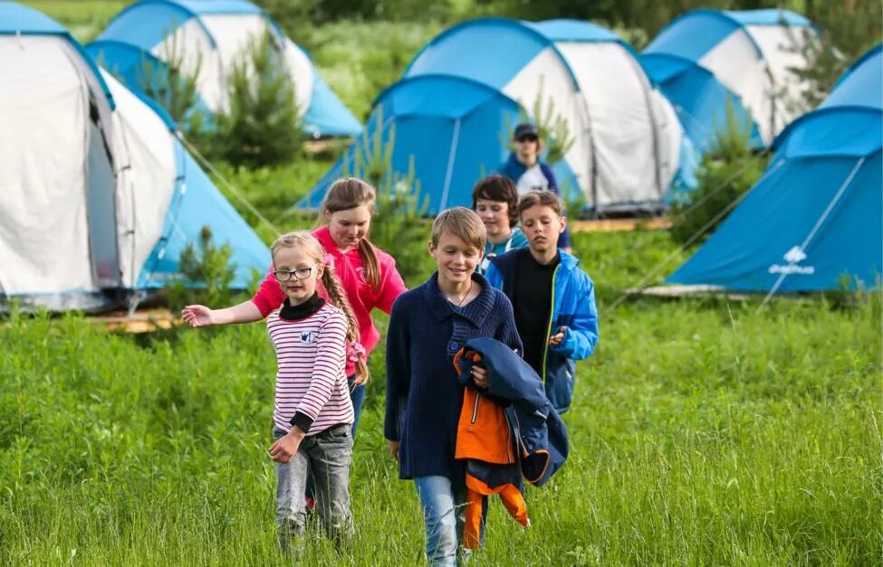 Палаточный лагерь для детей. Летний палаточный лагерь. Детский туристический лагерь. Палаточный туристический лагерь. Детский отдых янао