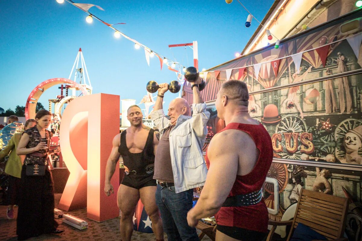 Питерская тусовка. Питерская тусовка фото. Тусовка в питере. Питерская тусовка 2019. Питерская вечеринка.