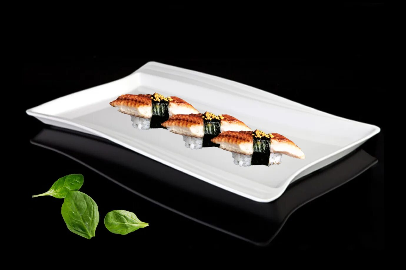 рыба для суши. сяке спайси. роллы с рыбой. роллы с рыбой. сашими суши.