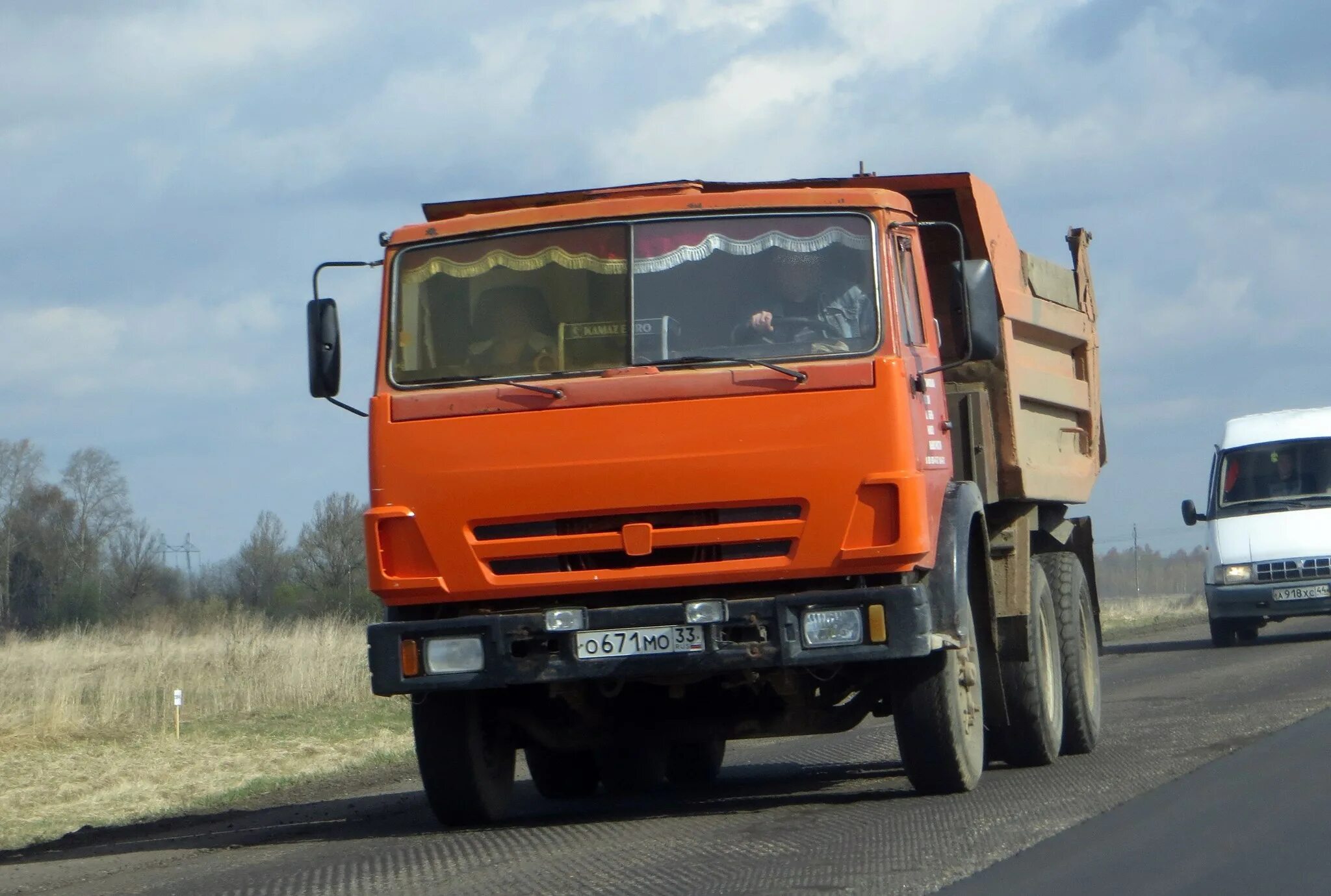 Купить камаз тула. Грузовик КАМАЗ 55111. КАМАЗ 55111 И КАМАЗ 5511. КАМАЗ 55111 перед. КАМАЗ 55111 дорожный.