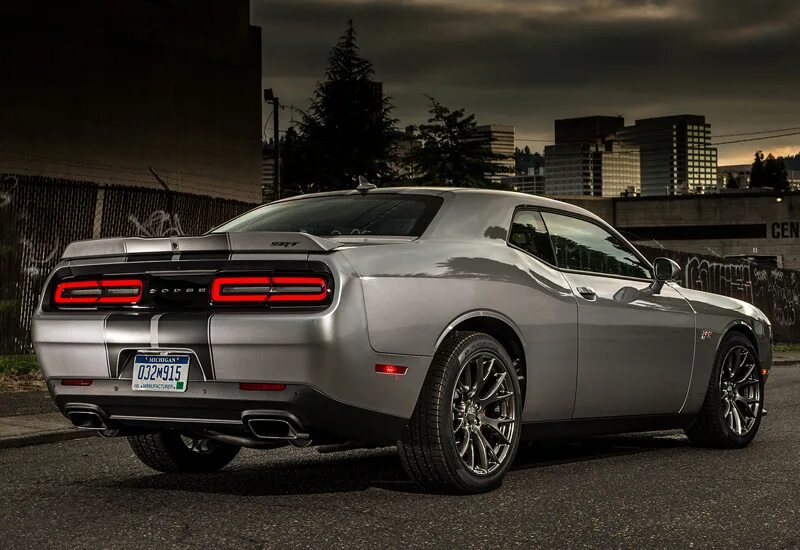 Dodge challenger srt8 392. Додж челленджер срт 392. Dodge challenger srt 392 2015. Челленджер скат пак. Dodge challenger 392.