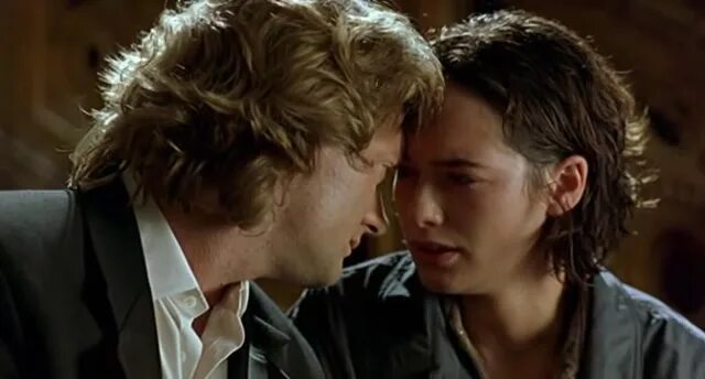 Человек с дождем в ботинках фильм 1998. Человек с дождем в ботинках актеры. Человек с дождем в ботинках фильм 1998. Человек с дождем в ботинках фильм постер. Фильм человек с дождем в ботинках смотреть онлайн.