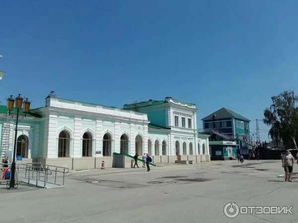 Сызрань жд вокзал. Жд вокзал сызрань 1. Сызрань город жд вокзал. Бирюзовая станция железнодорожная. Вокзал сызрань 1.