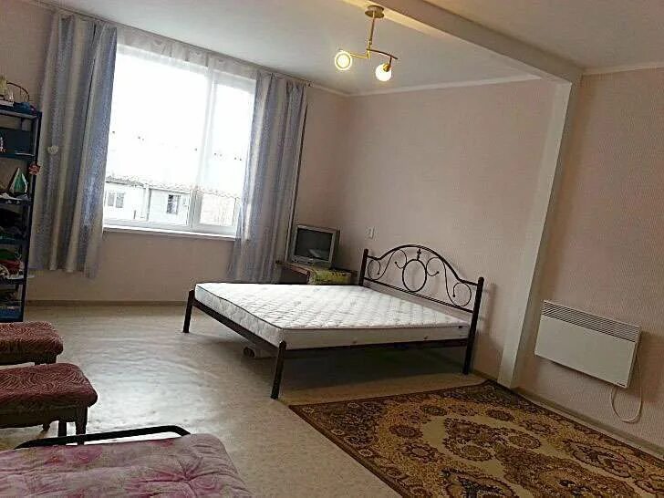 апартаменты алушта. жилье в алуште на длительный срок. алушта ул ленина 25. найм жилья в алуште. снять жилье в алуште на длительный срок.