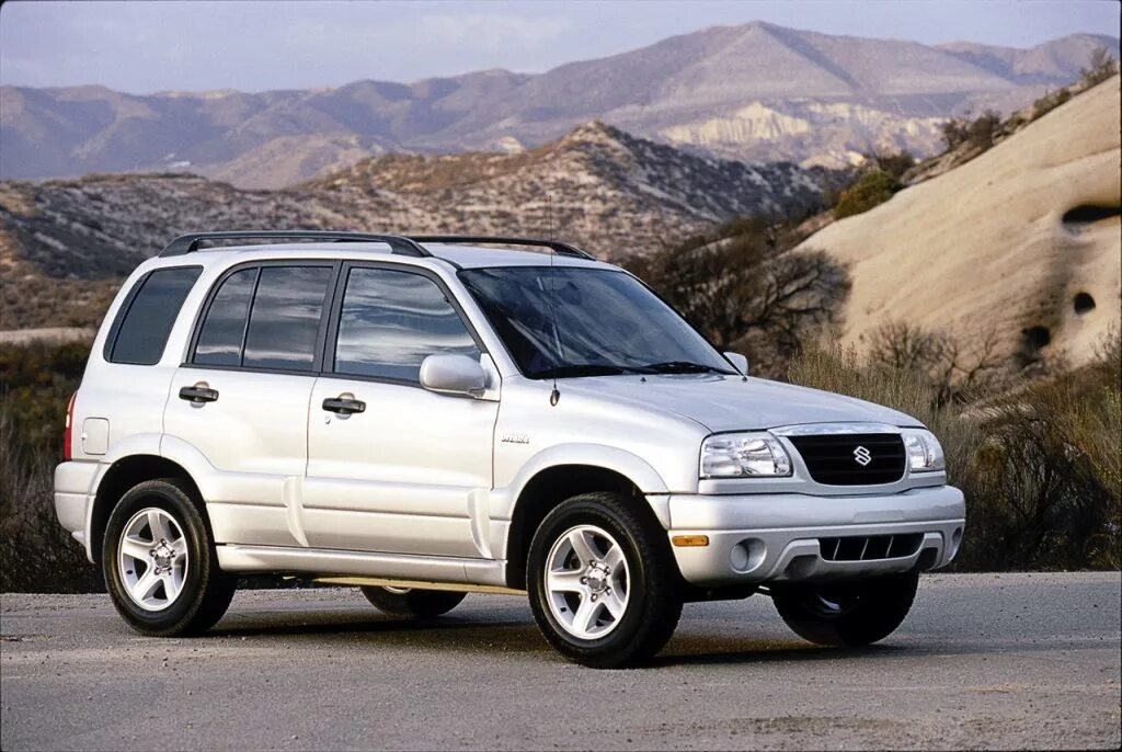 Сузуки первого поколения. Suzuki Grand Vitara 2003. Suzuki Grand Vitara 2005. Сузуки Гранд Витара 1998-2005. Suzuki Grand Vitara 1.
