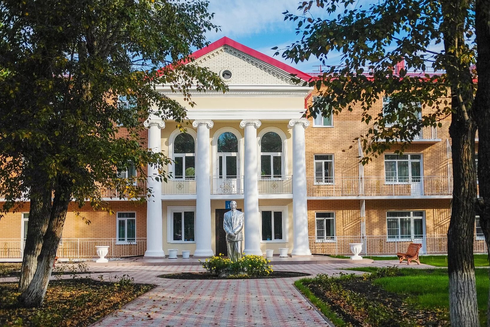 новосибирск санаторий карачинский. курорт озеро карачи. карачи санаторий лечение. аквапарк фламинго озеро карачи. карачи санаторий лечение.