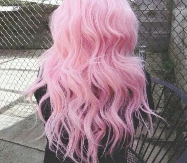 Тоника 8. Бабл гам цвет волос. Клубничный блонд велла. Ана де армас pink. Фотография розовые волосы.
