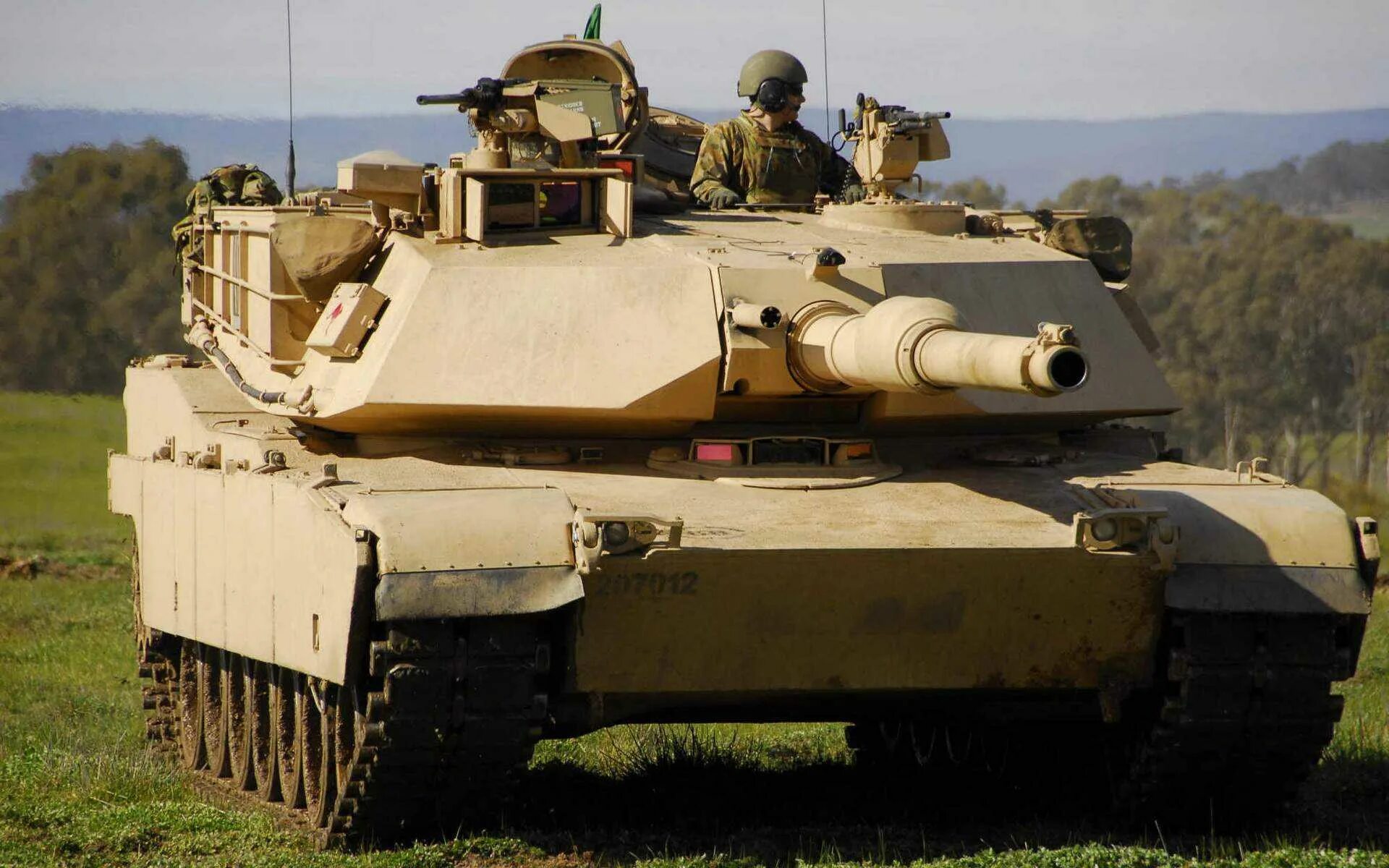 Цена танка абрамс 2023. М1 Абрамс. Танк m1 Abrams. Танк m1 «Абрамс». M1 Abrams Египет.