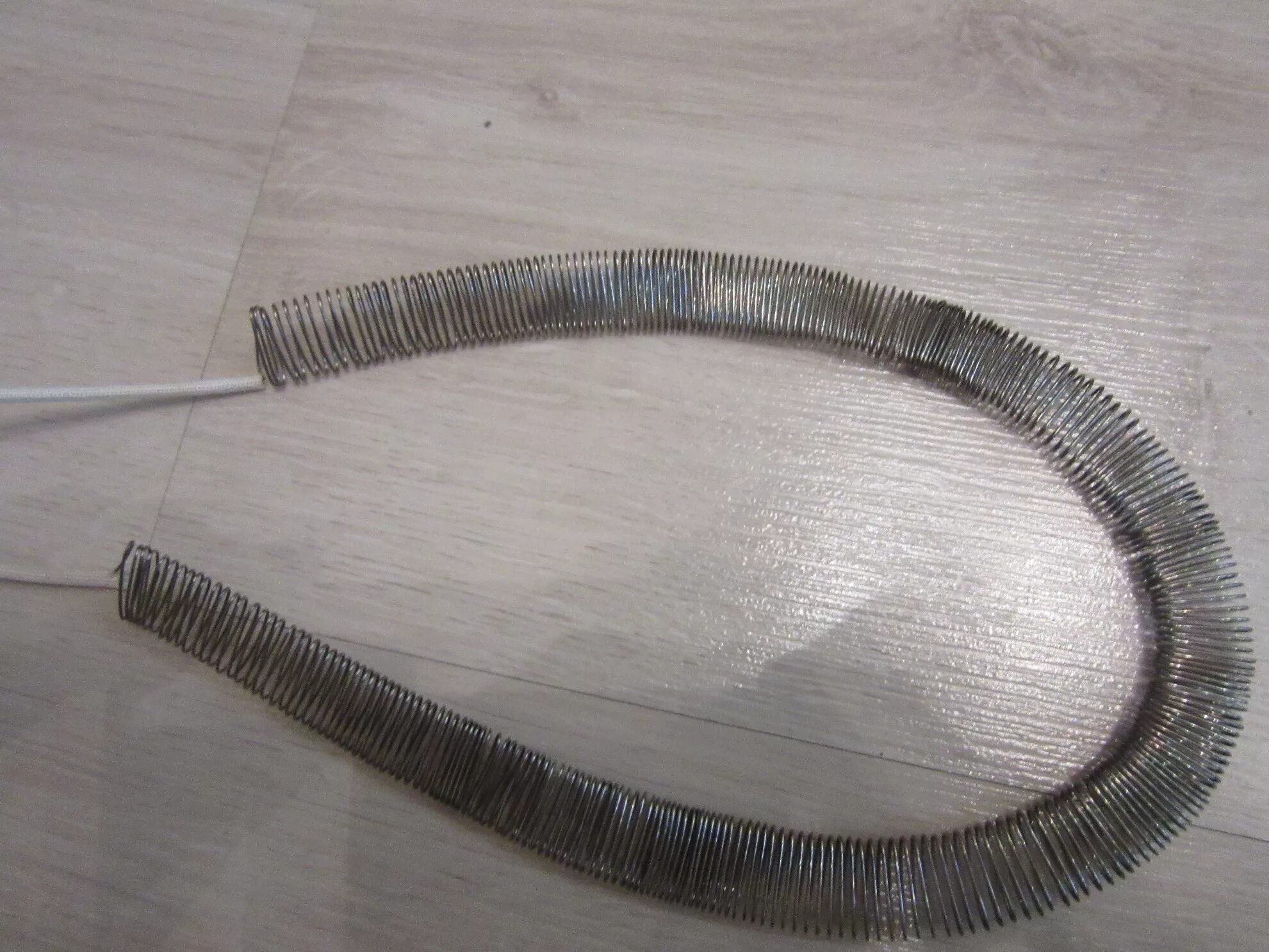 нагретая спираль. нагревающаяся спираль. нагревающаяся спираль. спираль нихромовая для kuppersbusch oeh 210. спираль фехраль.