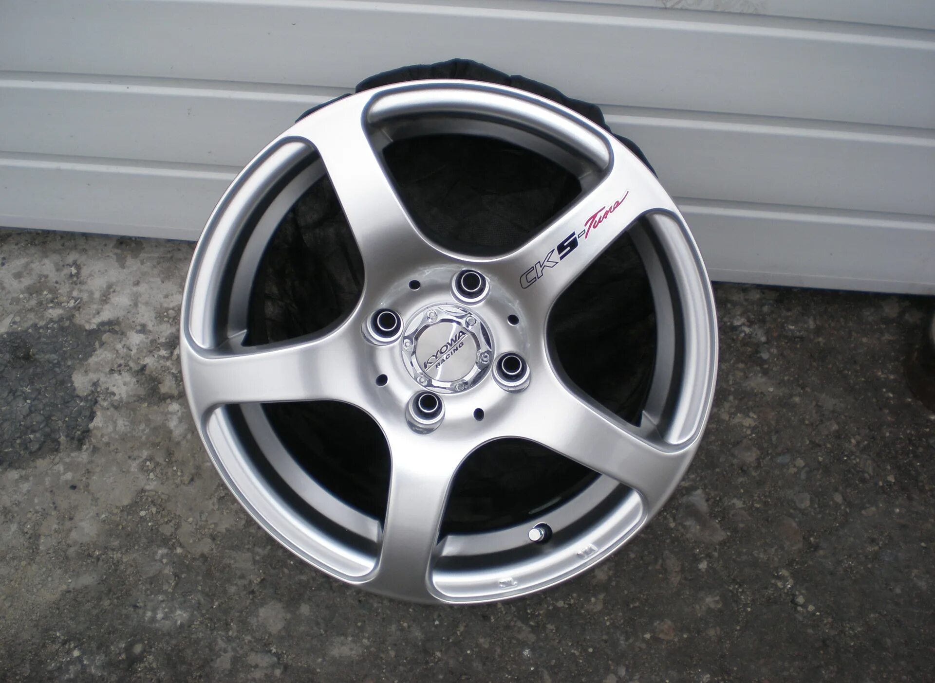 Литье 15 4 100. Литье р15 4х100 титан. r14 4x98. литые диски r14 фирмы титан. диски литые r14 4x98 на ваз.