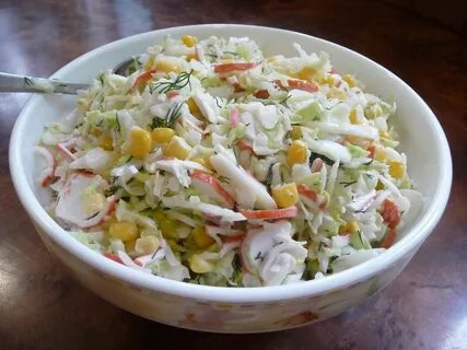 Салат из капусты крабовых палочек и огурца
