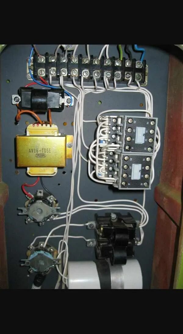 Электрическая схема сверлильного станка 380 вольт. Схема заточного станка интерскол 125. Электрическая принципиальная схема фрезерного станка. Органы управления п фрезерного станка оф 55. Подключения станка.